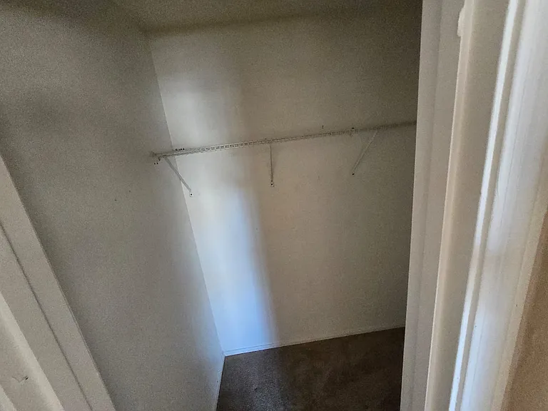 3205 W Pleasant Ln — Photo 18