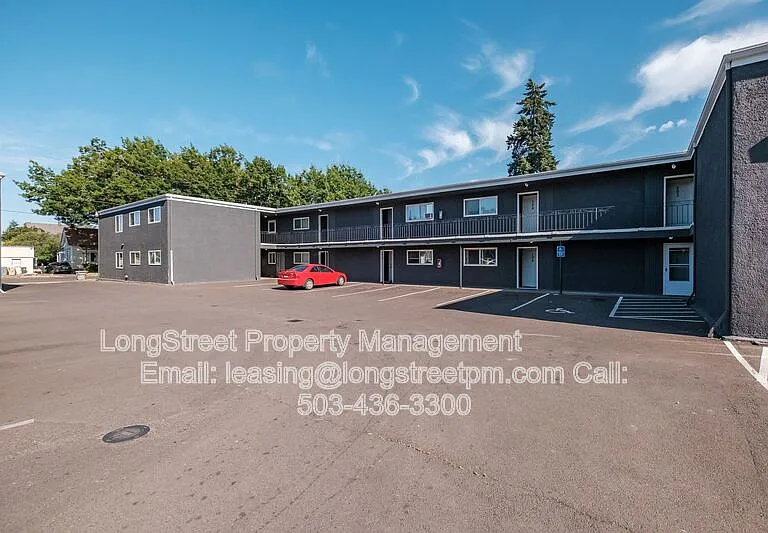 208 5th Ave SE #208 — Photo 3