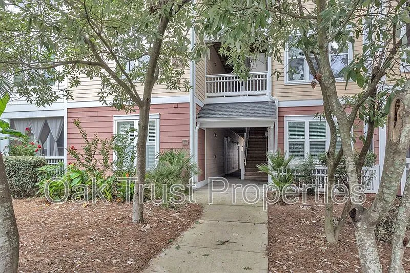 1 bed, 1.0 bath, 756 sqft, $1,595 — Photo 2