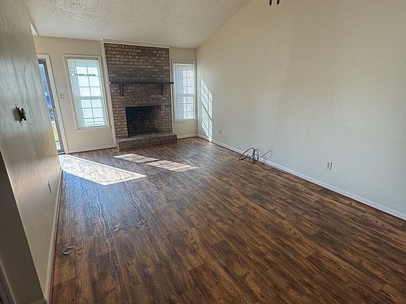 3rd image of 101 Garden Pl