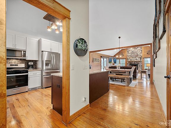 5th image of 15640 Douglas Ave