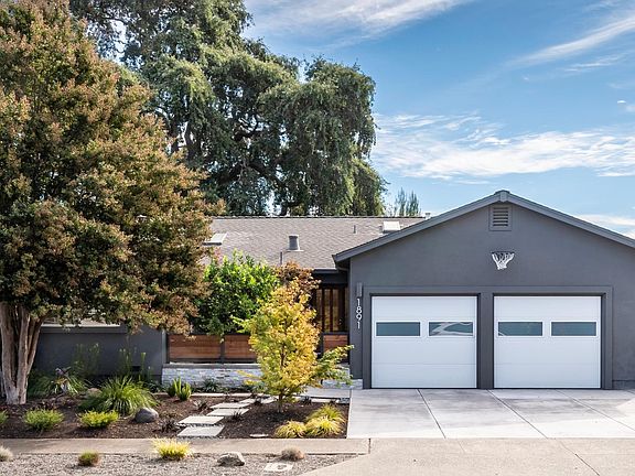 4th image of 1891 Larkspur St
