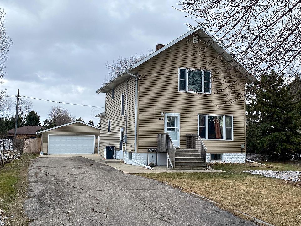 1st image of 102 Lund Ave SE