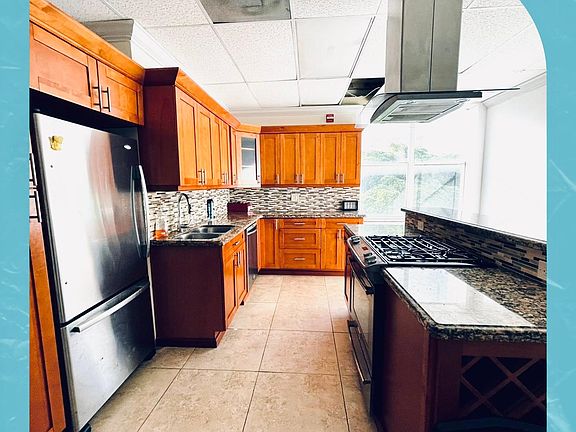 4th image of 128 NE 1st Ave #10