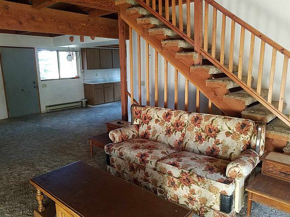 3rd image of 631 Lenora Dr