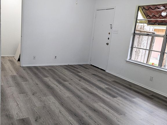2nd image of 225 Baldwin Ave #225