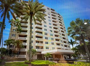 90 Edgewater Dr APT 210, Coral Gables, FL 33133