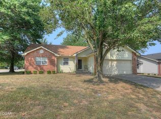 220 S College St, Webb City, MO 64870