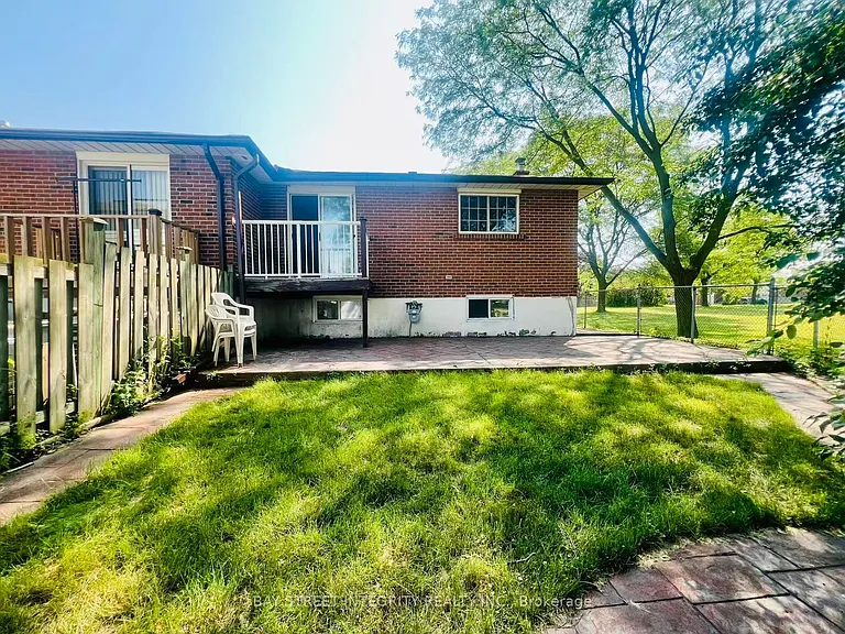 7 Snowhill Cres — Photo 16