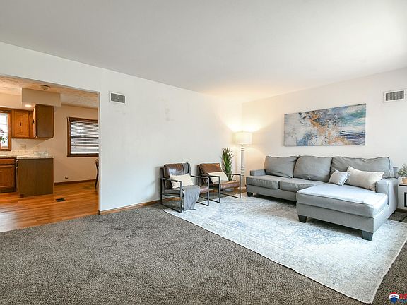 4th image of 2502 S 39th St