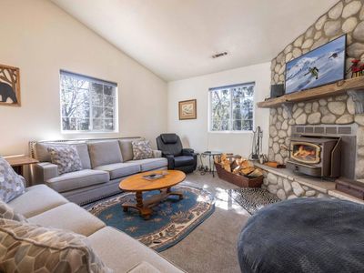 466 Spruce Ln, Sugarloaf, CA, 92386