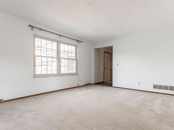 5th image of 1011 E College Ave
