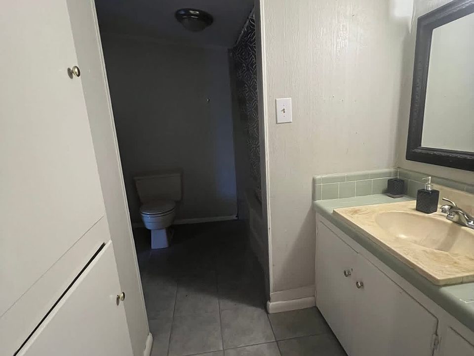 2nd image of 18089 Little Prairie Rd #B
