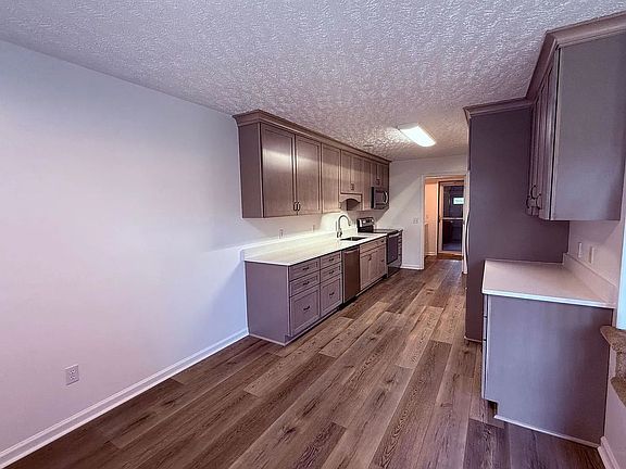 4th image of 2513 Cherry Ln