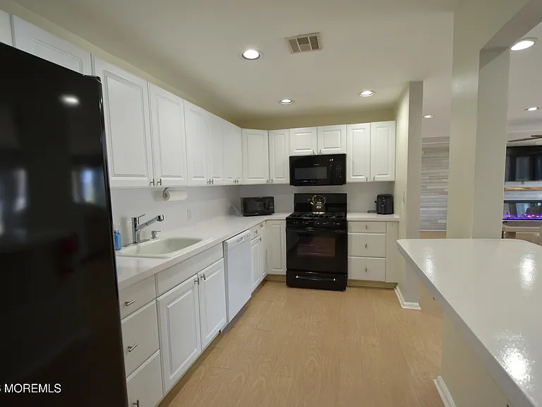 525 Ocean Blvd #106 — Photo 13