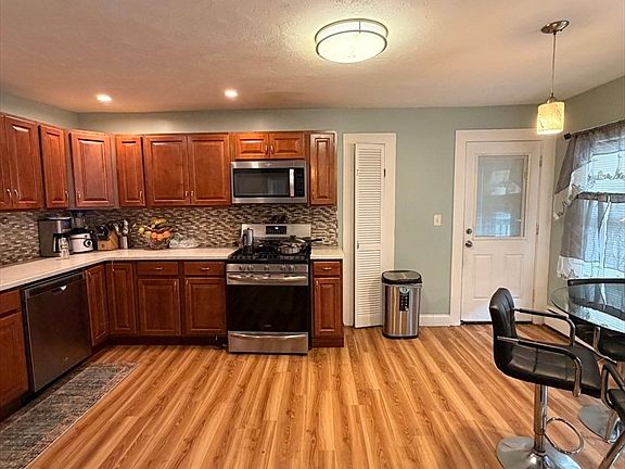 4th image of 277 Euclid Ave