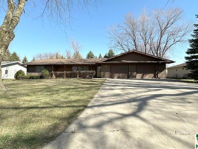 520 8th St NE, Sioux Center, IA, 51250