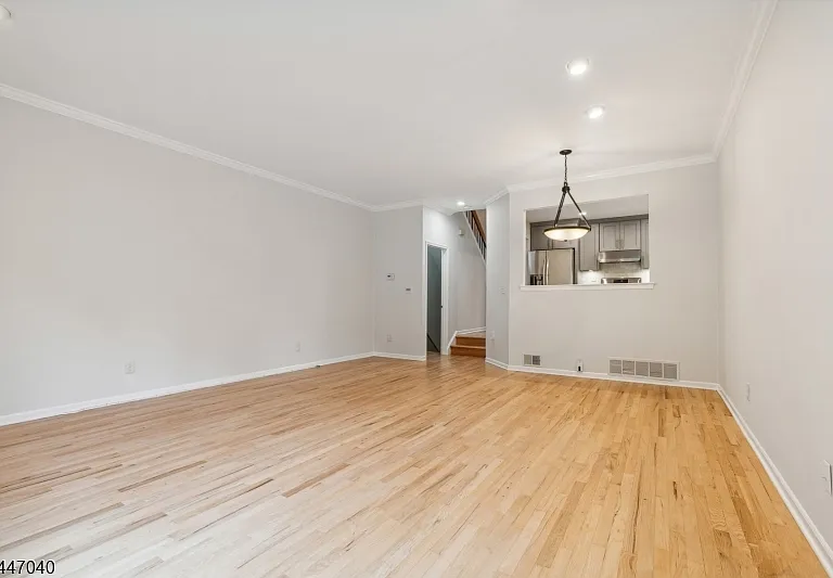 251 Plymouth Ct #251 — Photo 9