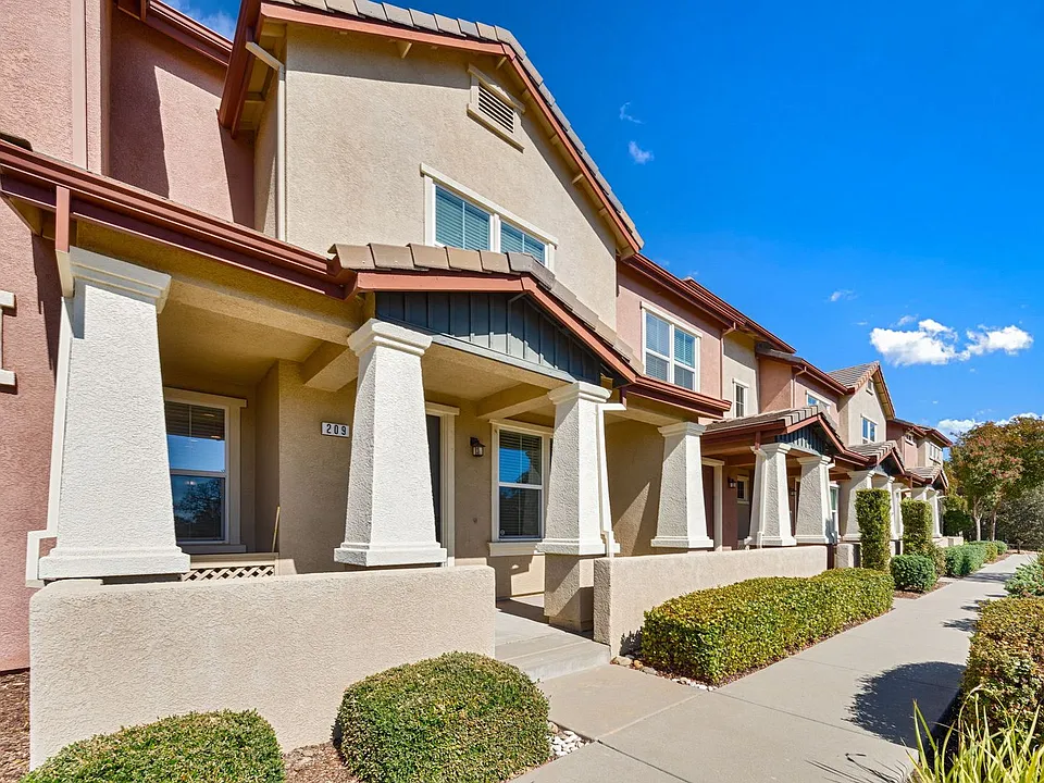 209 Blossom Rock Ln