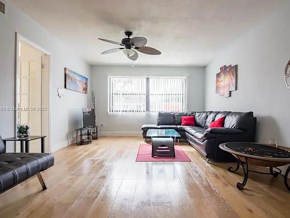 4th image of 1405 NE 140th St #1