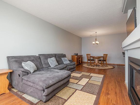 5th image of 445 Tamarack Trl #402