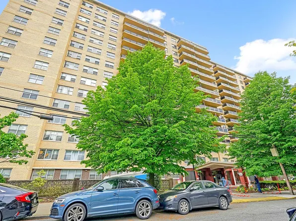 17501 Hillside Ave #7F, Jamaica, NY 11432