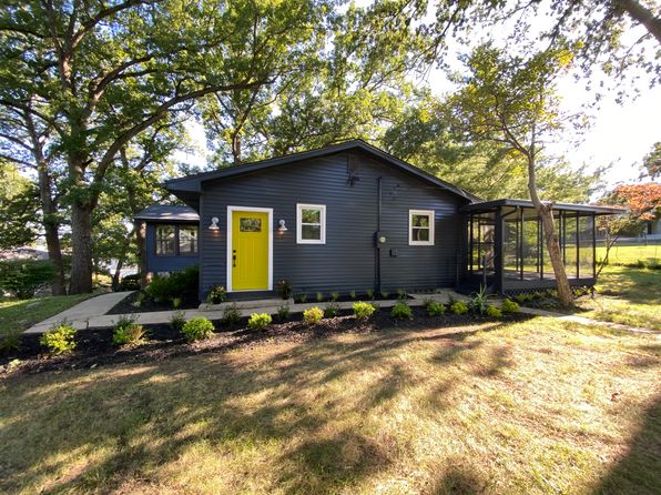 9 Lake Grove Clb