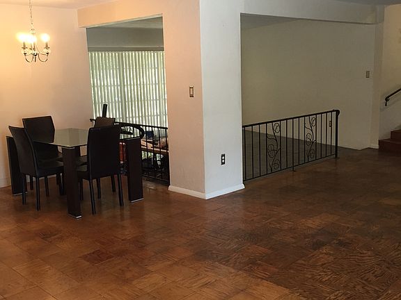 Open plan living/dining area