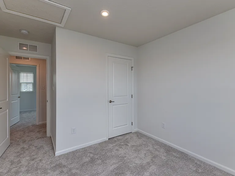 403 Sydney Dr — Photo 18