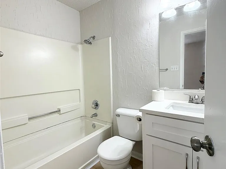 1915 Margalene Way #B — Photo 16
