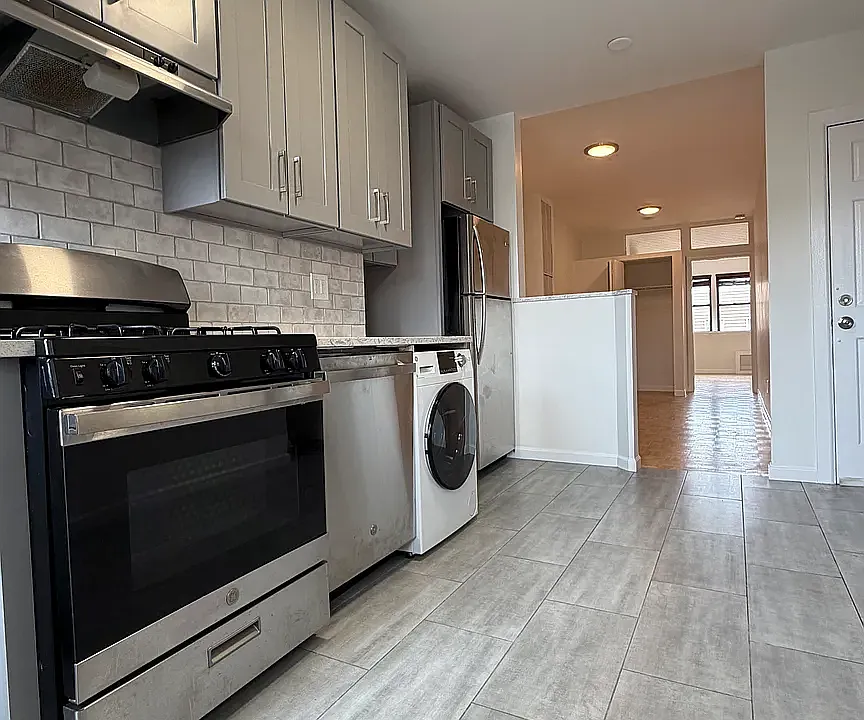 616 Manhattan Ave #3R