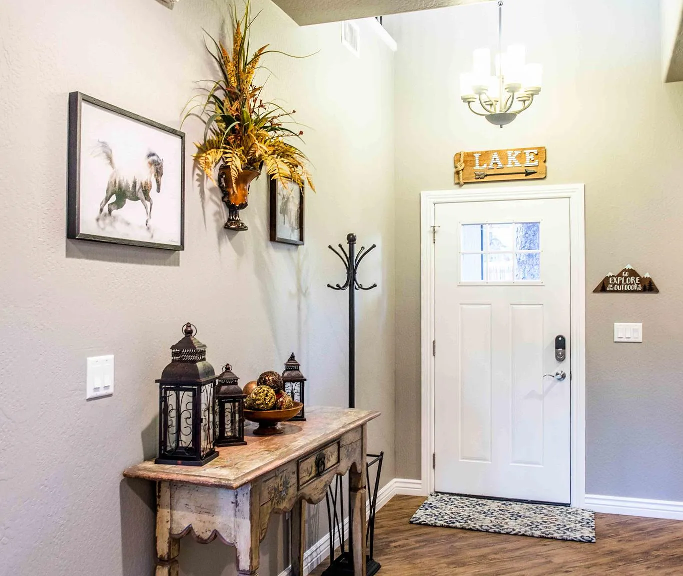 2 bed, 1.5 bath, 1913 sqft, $3,000 — Photo 3