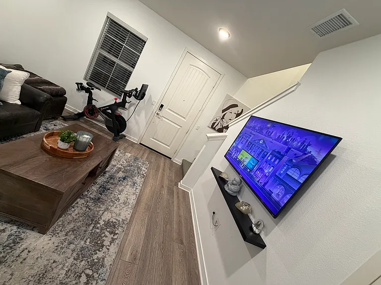 877 Blackstone Dr — Photo 22