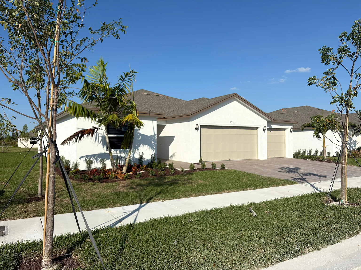 5 bed, 10573 sqft, $4,500 — Photo 2