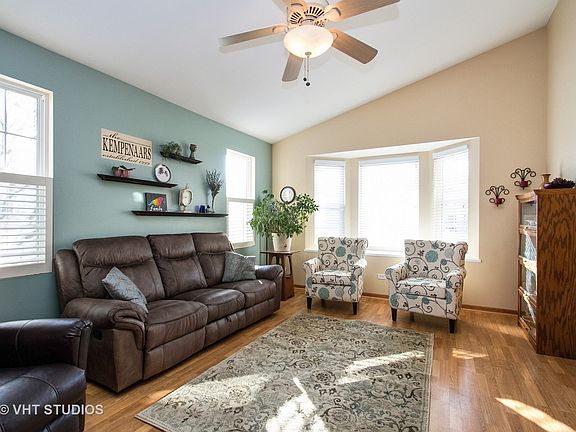 3rd image of 4638 W Newberry Ave