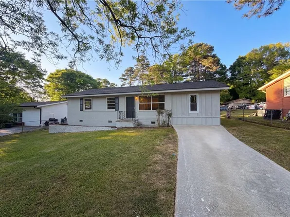 610 Melrose Dr, Forest Park, GA 30297