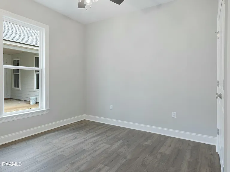 107 Alpine Dr — Photo 17