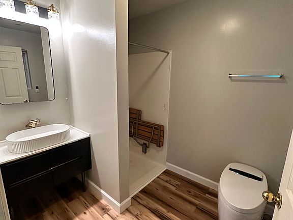 4th image of 509 W College St #S1