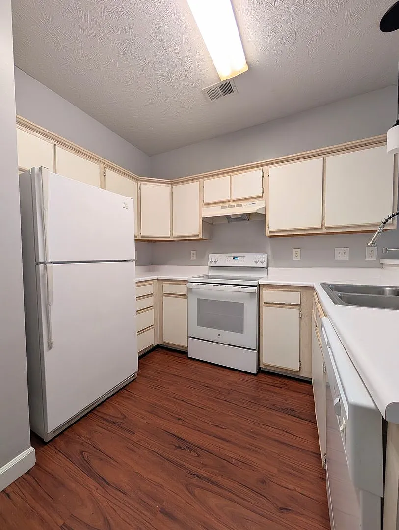 Ground Floor River Oaks Condo - Long Term Rental in Myrtle Beach, SC — Photo 3
