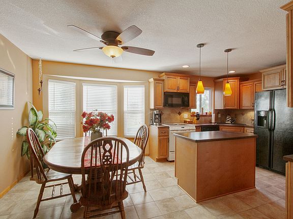 Breakfast with a Sunrise Vie