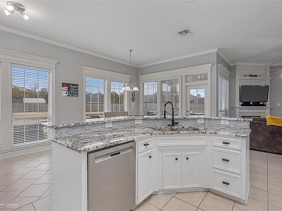 2nd image of 2216 Washburn Way