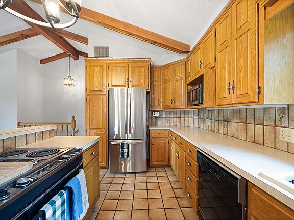 5th image of 3024 Meridian Ave NE