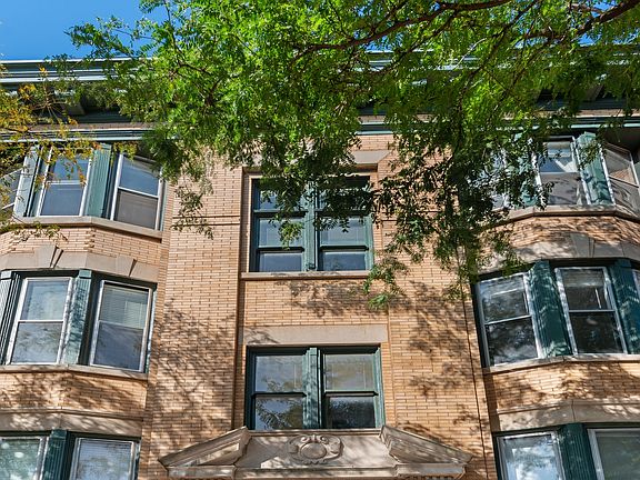 2nd image of 430 W Dickens Ave #3