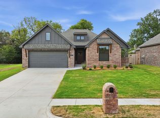 30 E 32nd St, Sand Springs, OK 74063