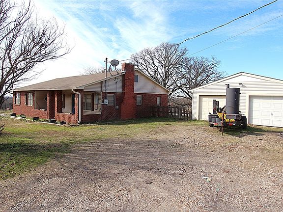 3rd image of 11201 Emma Ln