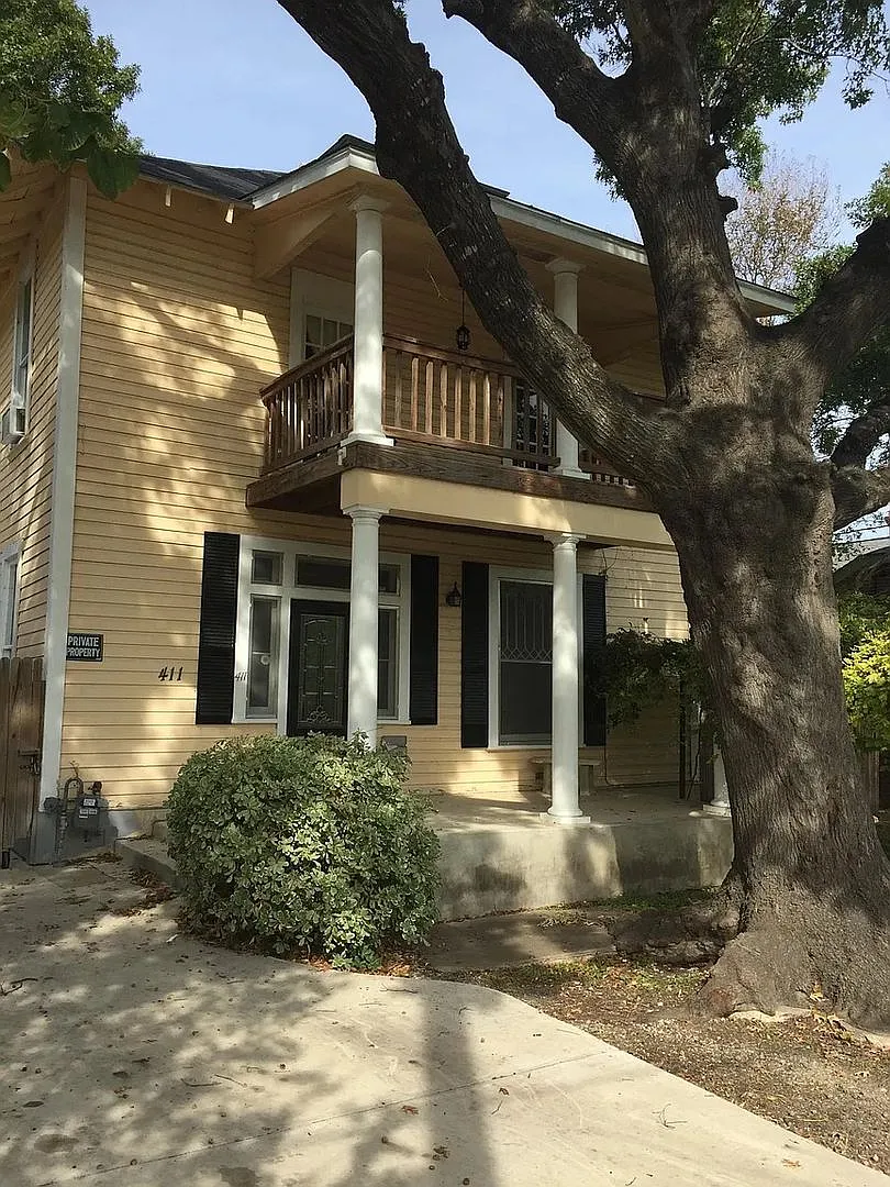 Room in 4 Bedroom Home in San Antonio — Photo 1