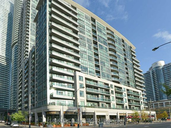 2nd image of 25 Lower Simcoe St #815