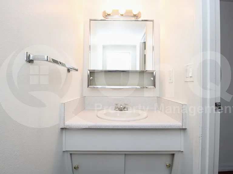 4526 N 15th Ave — Photo 21