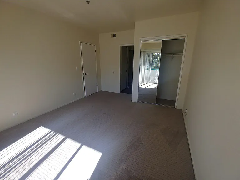 2865 Park Blvd — Photo 6