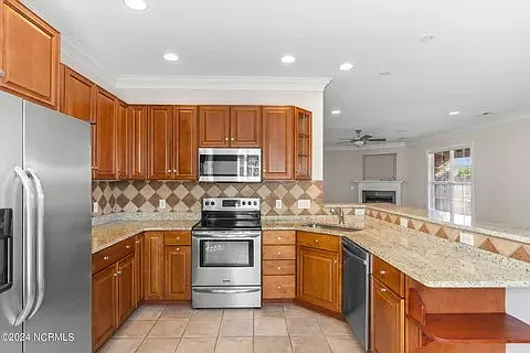 1028 Golden Sands Way — Photo 2